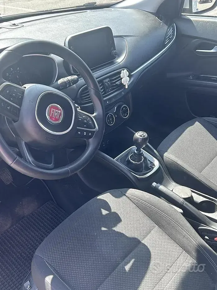 Usata Fiat Tipo 120 CV (88 kW) 2017 Grigio Berlina
