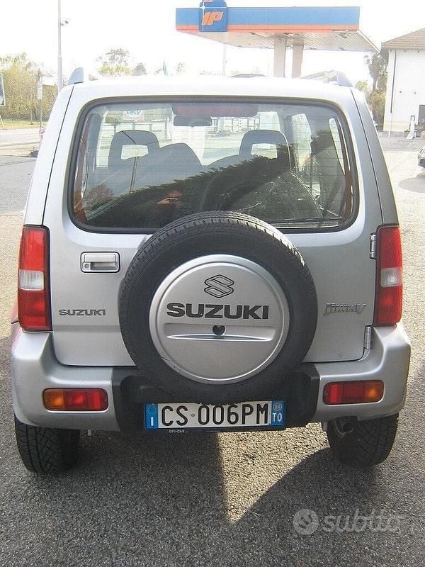 Usata Suzuki Jimny 82 CV (60 kW) 2004 Grigio SUV