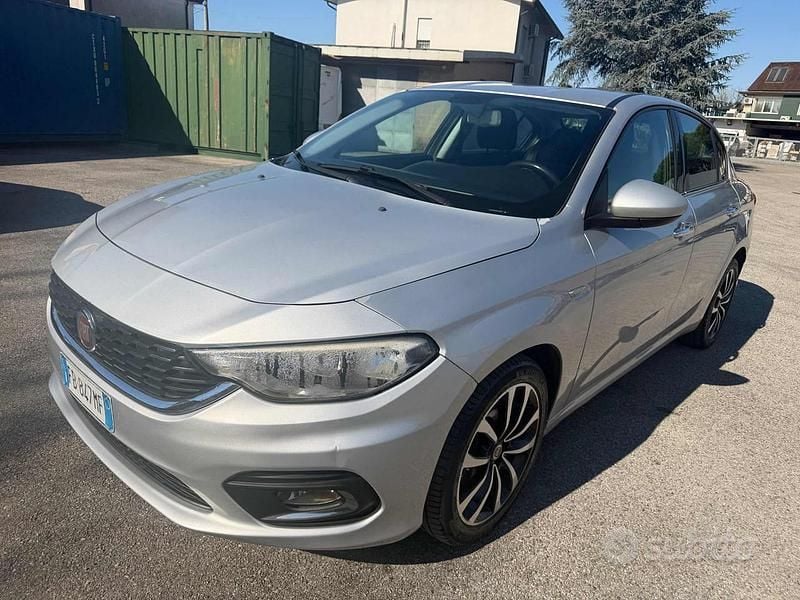 Usata Fiat Tipo Lounge 120 CV (88 kW) 2016 Grigio Berlina