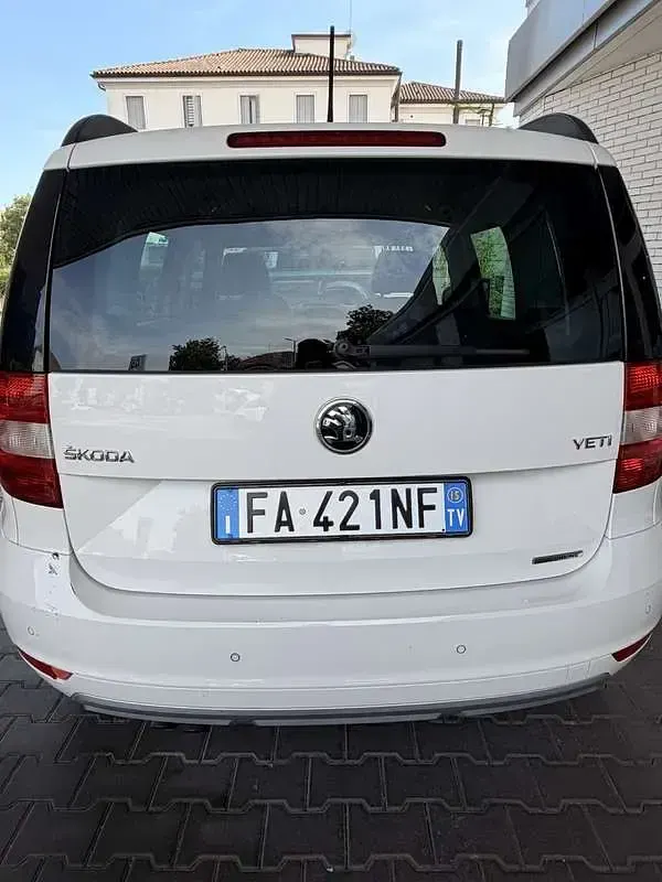 Usata Skoda Yeti Outdoor GreenLine 105 CV (77 kW) 2015 SUV