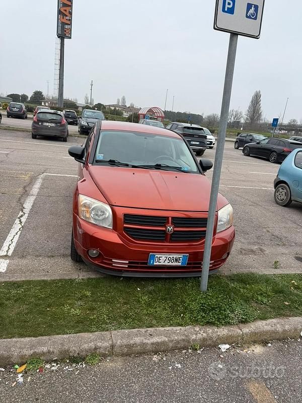 Usata Dodge Caliber 140 CV (102 kW) 2007 Marrone Utilitaria