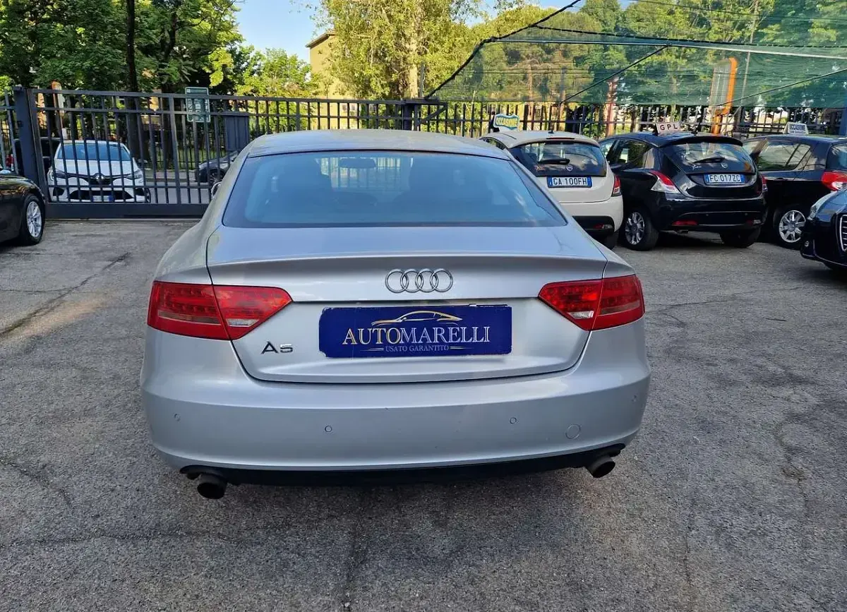 Usata Audi A5 Advanced Plus 179 CV (131 kW) 2010 Grigio Coupé