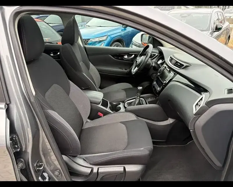 Gebraucht Nissan Qashqai Tekna 150 PS (110 kW) 2021 Grau SUV