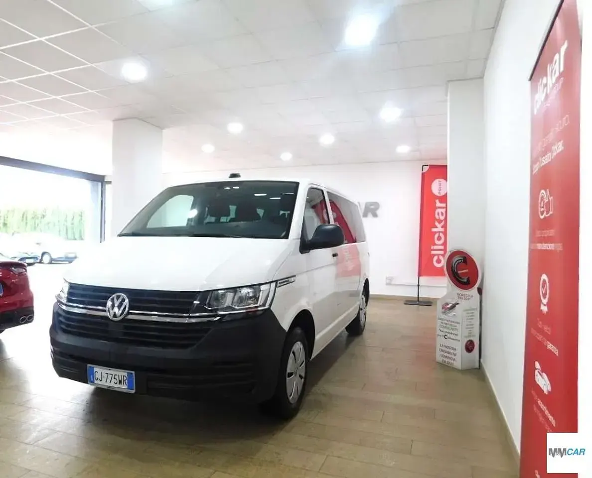 Usata VW Caravelle Trendline 110 CV (80 kW) 2022 Bianco Furgone