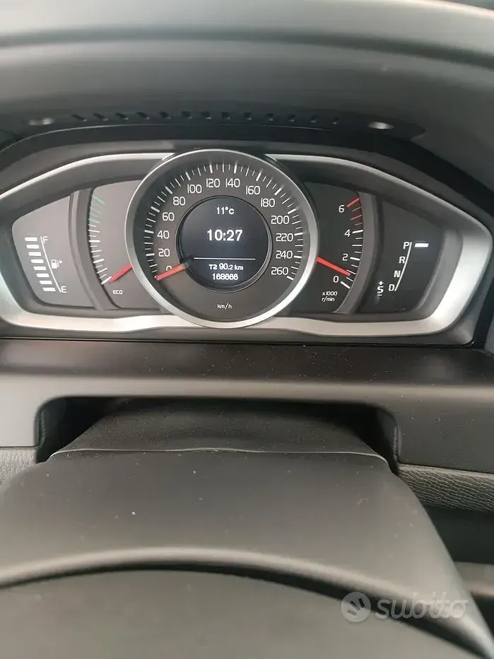 Usata Volvo XC60 Momentum 150 CV (110 kW) 2015 Nero SUV