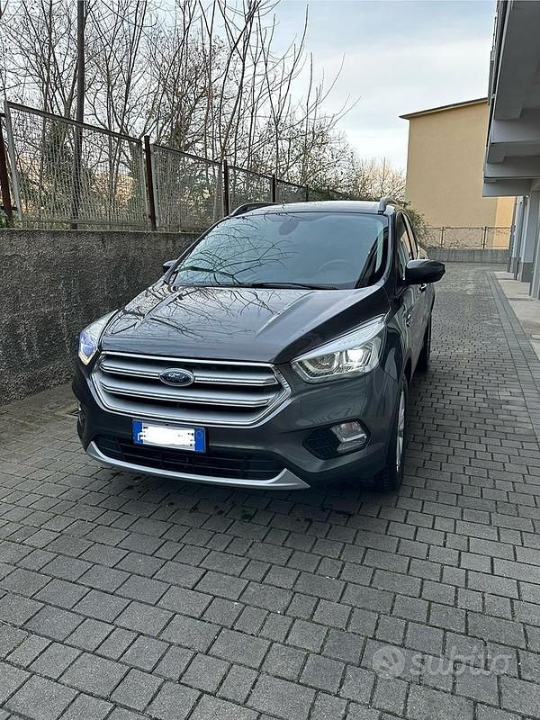 Usata Ford Kuga 150 CV (110 kW) 2017 Nero SUV