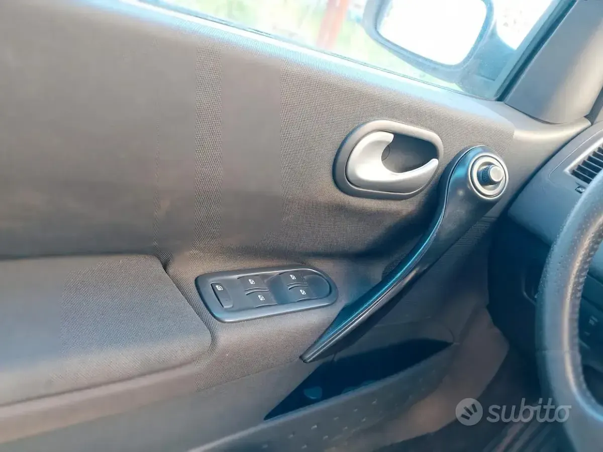 Usata Renault Mégane III 106 CV (77 kW) 2008 Grigio Berlina