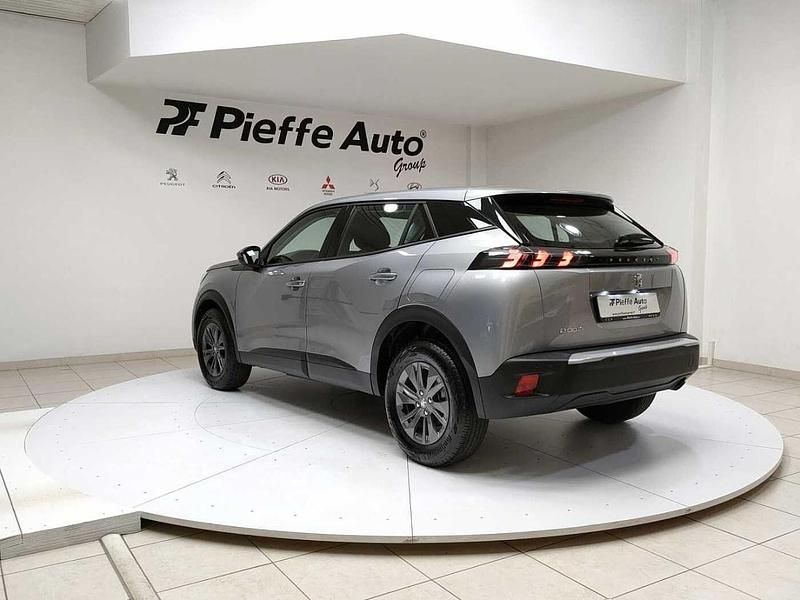 Usata Peugeot 2008 Active 101 CV (74 kW) 2021 Grigio SUV