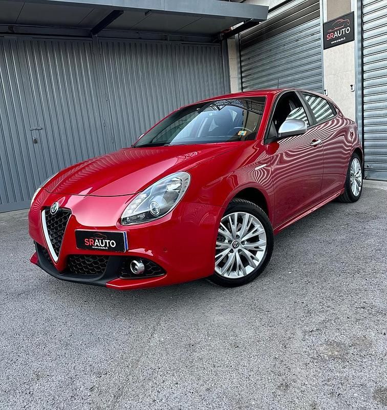 Usata Alfa Romeo Giulietta Super 150 CV (110 kW) 2017 Rosso Utilitaria