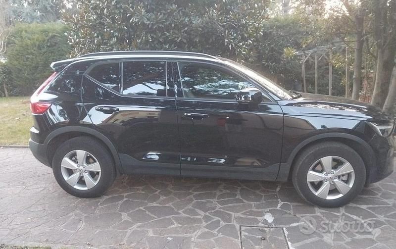 Usata Volvo XC40 163 CV (119 kW) 2024 Nero SUV