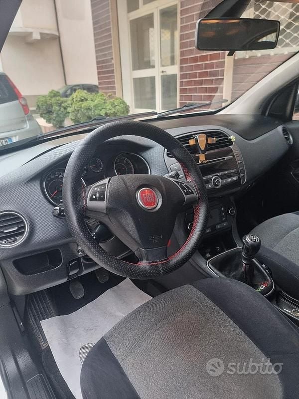 Usata Fiat Bravo 120 CV (88 kW) 2011 Utilitaria