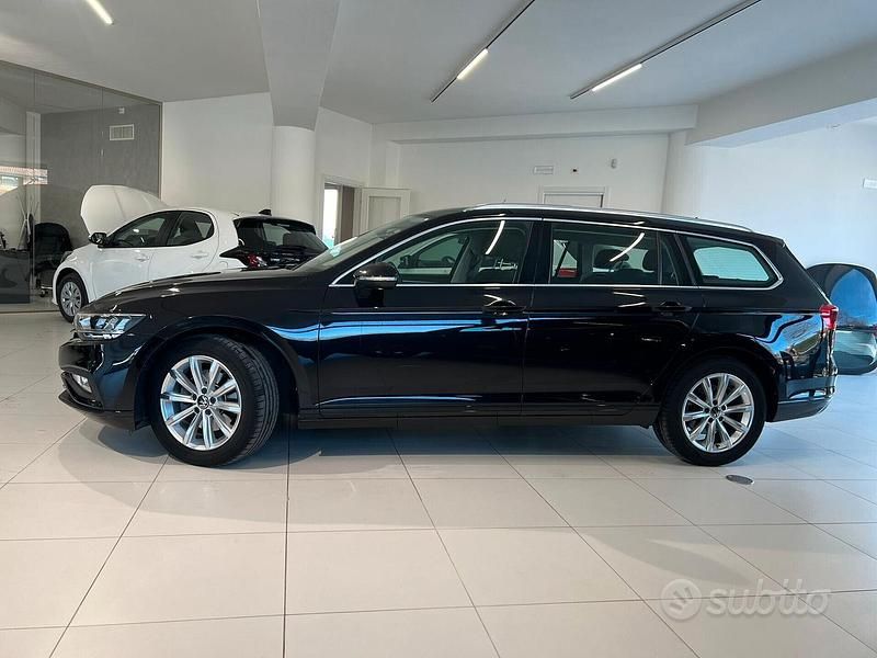 Usata VW Passat Business 122 CV (89 kW) 2021 Nero Station wagon