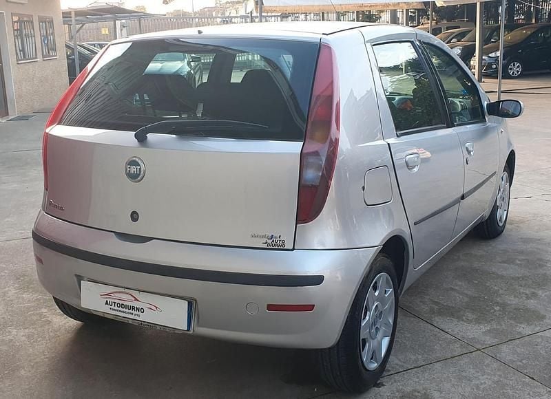 Usata Fiat Punto Classica 69 CV (50 kW) 2008 Argento Berlina