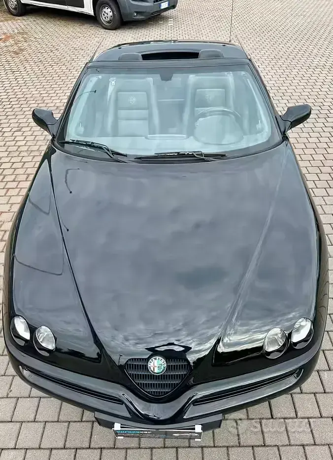 Usata Alfa Romeo Spider 150 CV (110 kW) 1997 Nero Cabrio