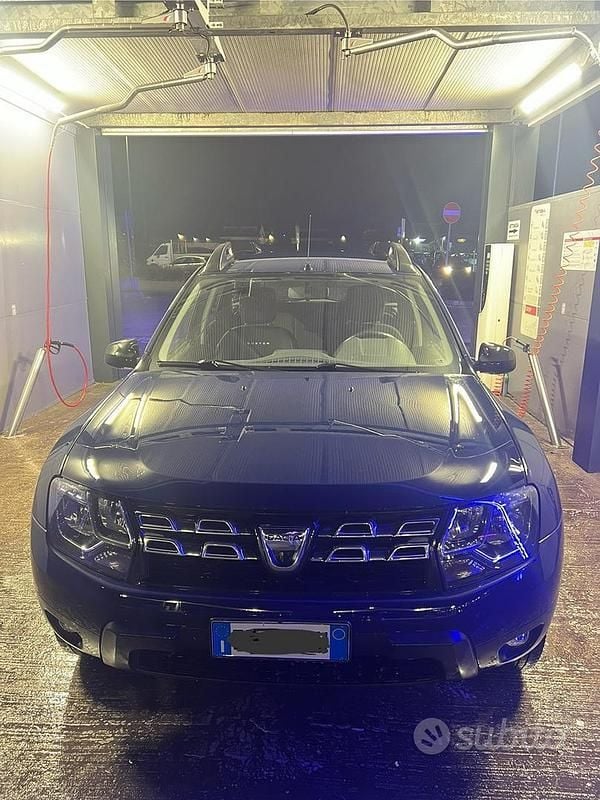 Usata Dacia Duster Lauréate 105 CV (77 kW) 2014 Blu SUV