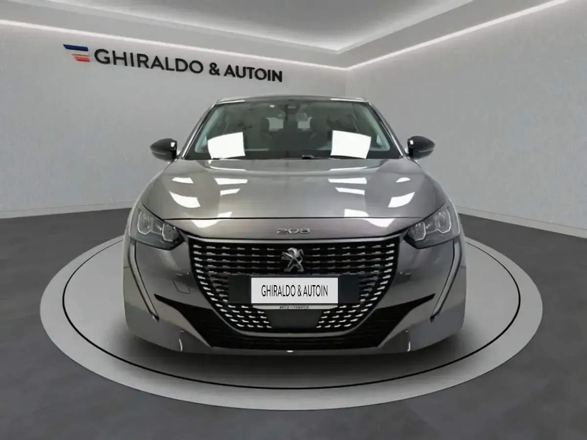 Usata Peugeot 208 Allure 101 CV (74 kW) 2023 Grigio Utilitaria