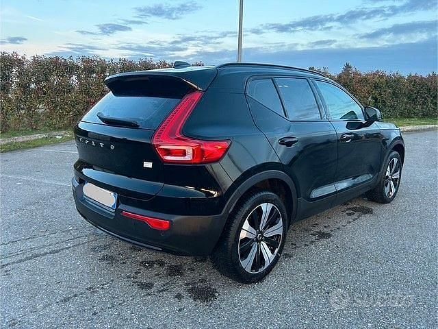 Usata Volvo XC40 Core 169 kW (231 CV) 2023 Nero SUV