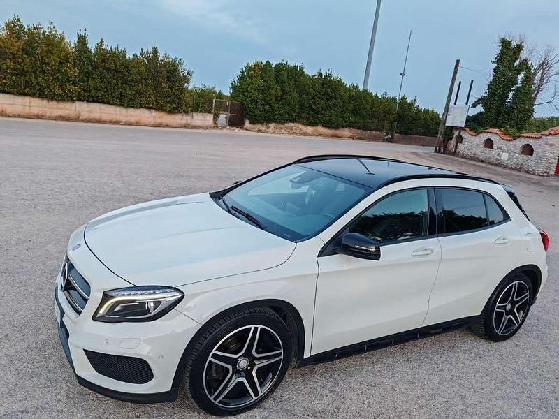 Usata Mercedes GLA220 Premium 177 CV (130 kW) 2017 Nero SUV