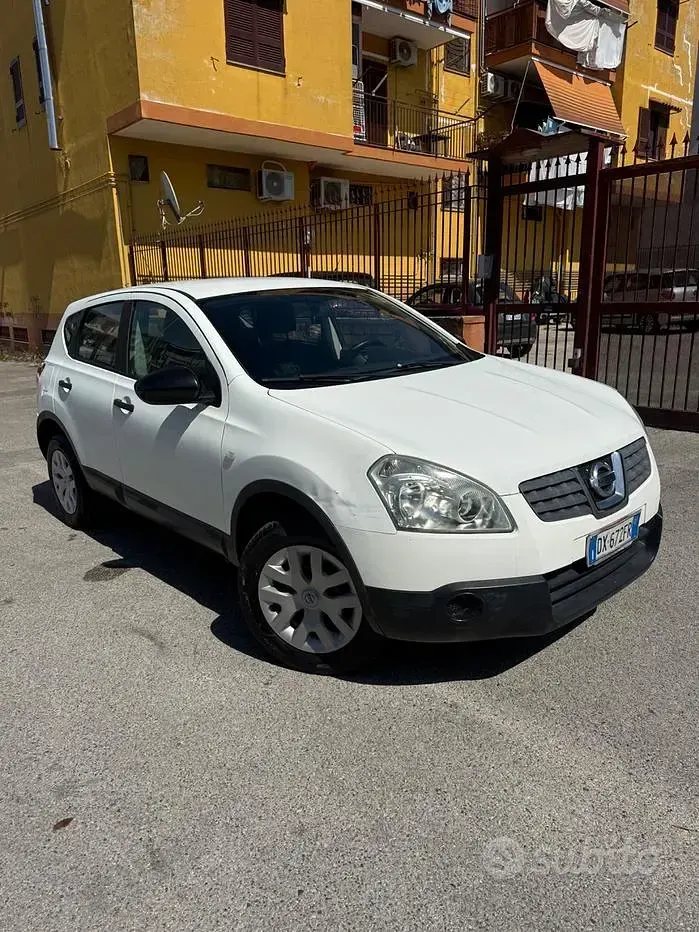 Usata Nissan Qashqai Tekna 106 CV (77 kW) 2009 Bianco SUV