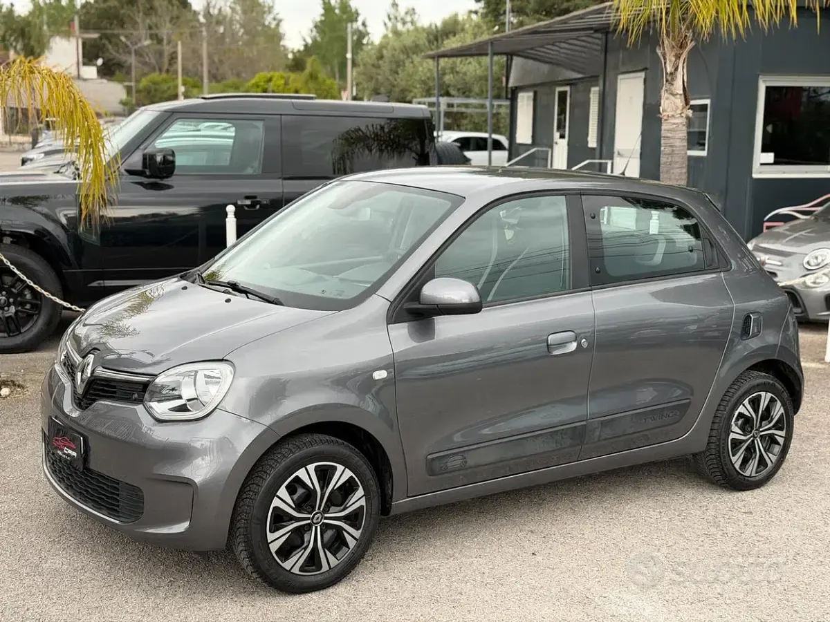 Begagnad Renault Twingo Intens 65 HK (47 kW) 2021 Grå Halvkombi
