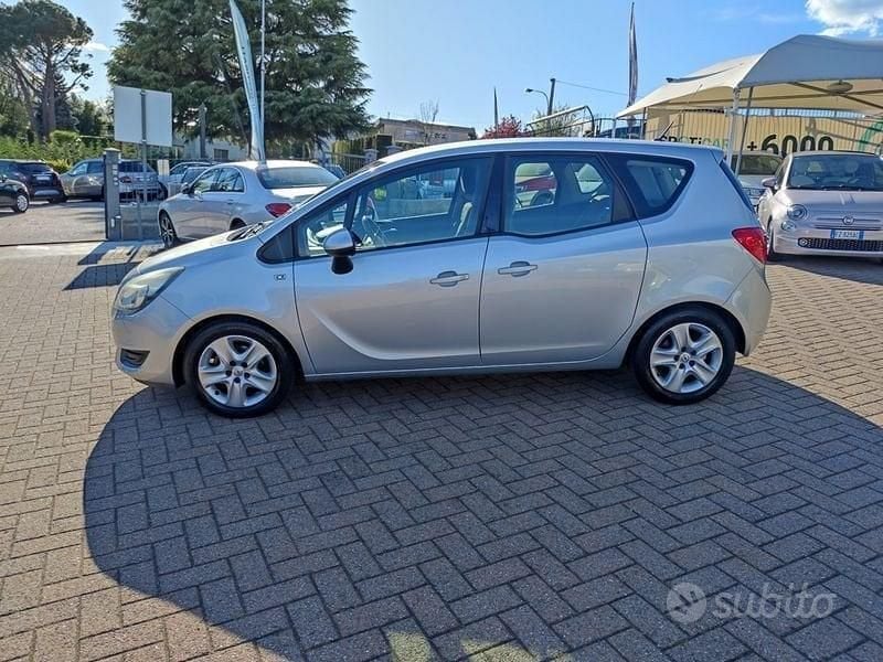 Usata Opel Meriva Cosmo 101 CV (74 kW) 2014 Argento Monovolume