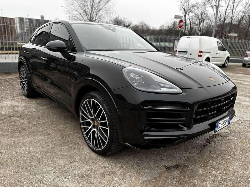 Other Usata 2023 Porsche Cayenne Coupe Coupé | 88.000 € (Molto cara) - Immagine 1/4