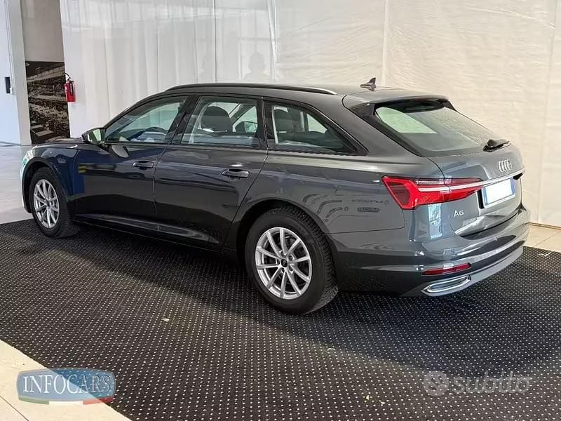 Usata Audi A6 Business Plus 163 CV (119 kW) 2022 Grigio metallizzato Station wagon