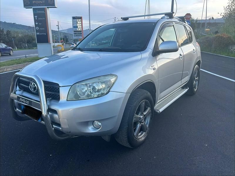 Usata Toyota RAV4 Luxury 136 CV (100 kW) 2007 Argento SUV