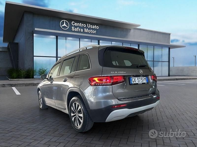 Usata Mercedes GLB200 Business 150 CV (110 kW) 2022 Grigio SUV
