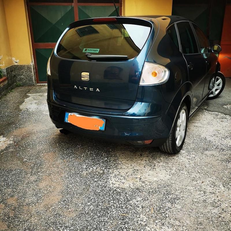 Usata Seat Altea 105 CV (77 kW) 2005 Blu Monovolume