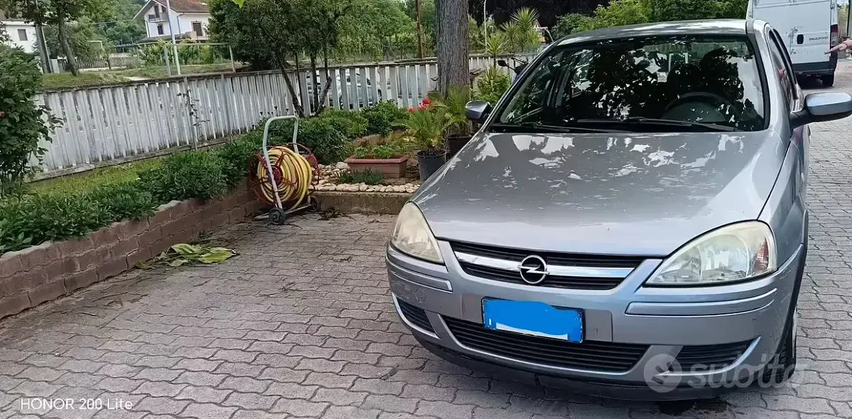 Usata Opel Corsa 69 CV (50 kW) 2004 Grigio Utilitaria