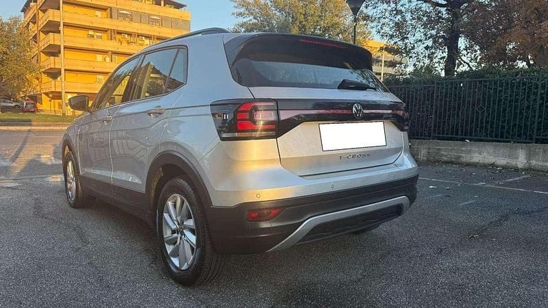 Usata VW T-Cross Style 95 CV (69 kW) 2023 Argento metallizzato SUV