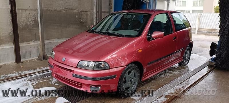 Usata Fiat Punto 136 CV (100 kW) 1999 Rosso Utilitaria