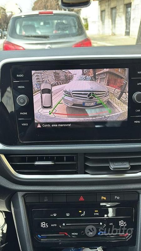Usata VW T-Roc 150 CV (110 kW) 2024 Nero SUV