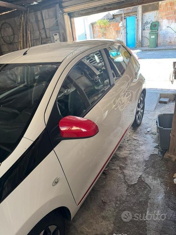 Usata Toyota Aygo 72 CV (52 kW) 2018 Bianco Utilitaria