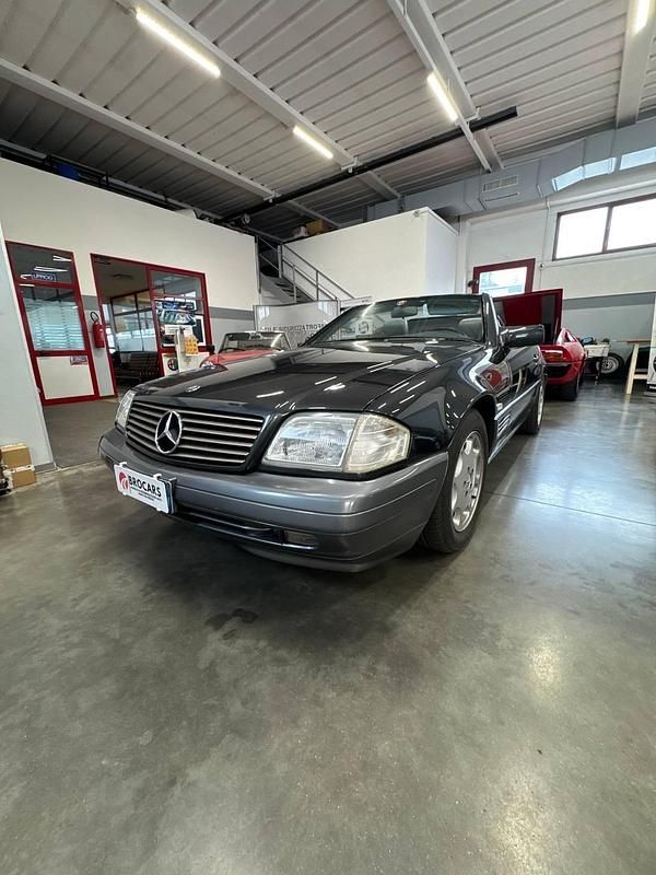 Usata Mercedes SL300 245 CV (180 kW) 1989 Grigio Cabrio