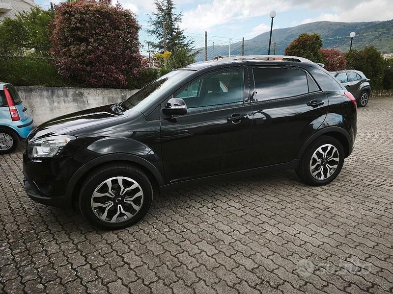 Usata SsangYong Korando Limited 178 CV (130 kW) 2017 Nero SUV