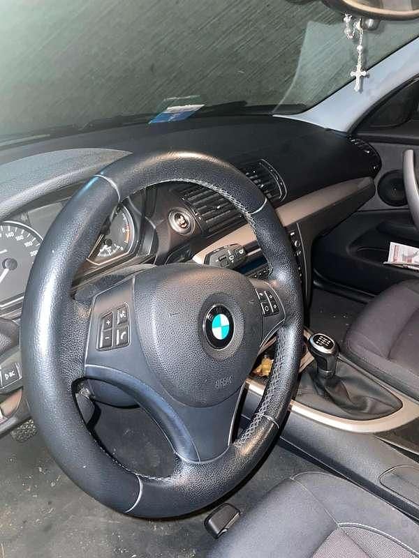 Usata BMW 116 116 CV (85 kW) 2011 Grigio Utilitaria