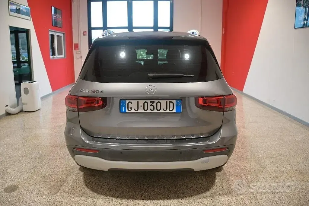Usata Mercedes GLB180 Business 116 CV (85 kW) 2022 Grigio SUV