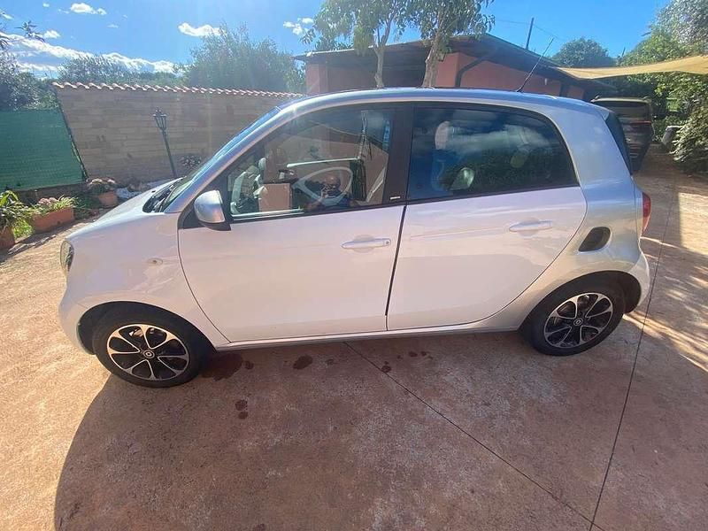 Usata Smart ForFour Passion 71 CV (52 kW) 2016 Bianco Utilitaria