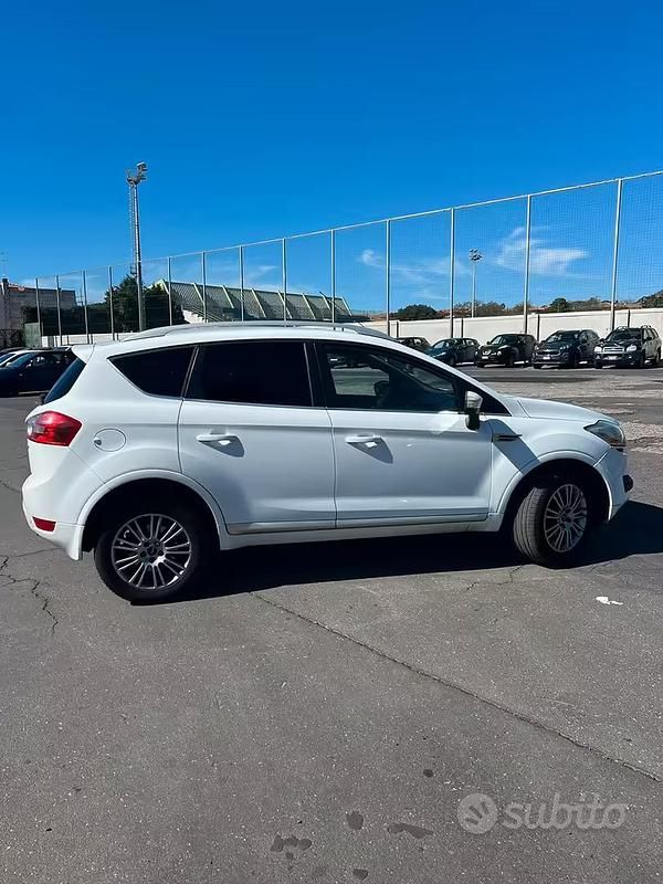 Usata Ford Kuga 136 CV (100 kW) 2012 Bianco SUV