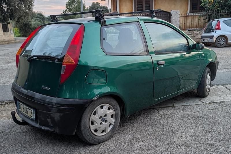 Usata Fiat Punto 60 CV (44 kW) 1999 Verde Berlina