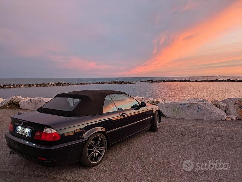 Usata BMW 318 Cabriolet 143 CV (105 kW) 2003 Blu Cabrio