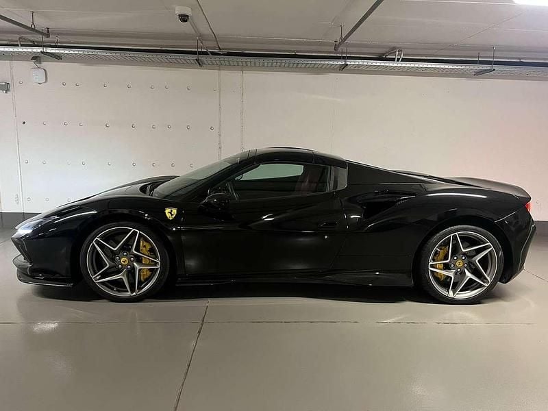 Usata Ferrari F8 721 CV (530 kW) 2022 Nero Cabrio