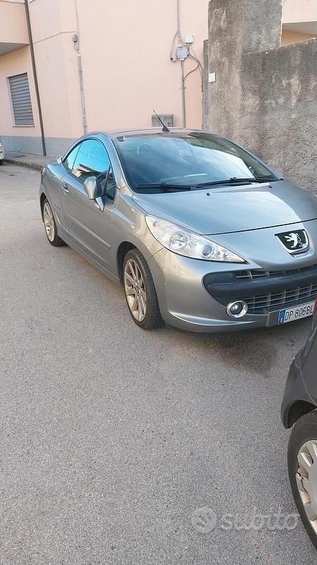 Usata 2008 Peugeot 207 CC Cabrio | 3900 € (Cara) - Immagine 1/4