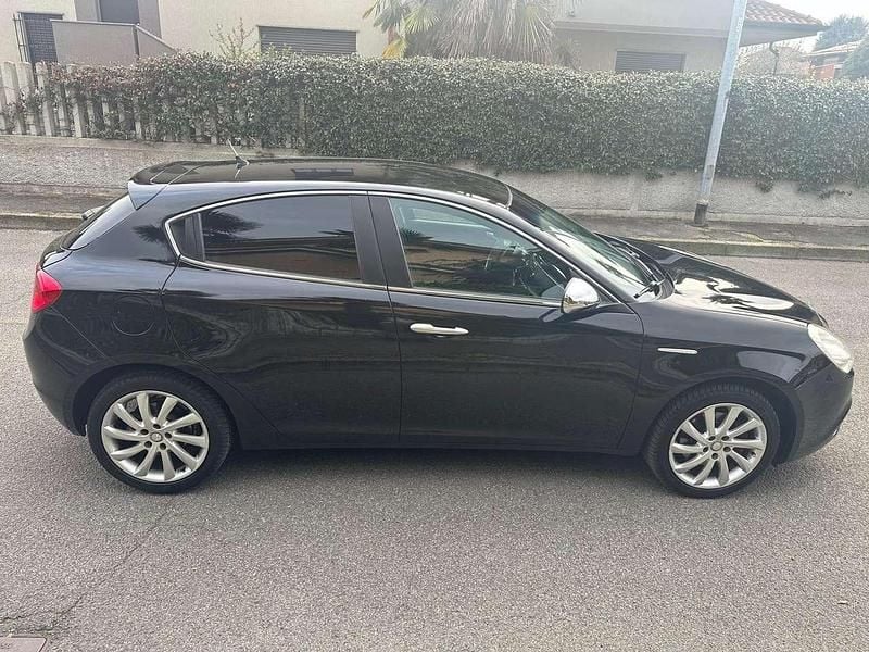 Usata Alfa Romeo Giulietta Exclusive 170 CV (125 kW) 2012 Nero Utilitaria