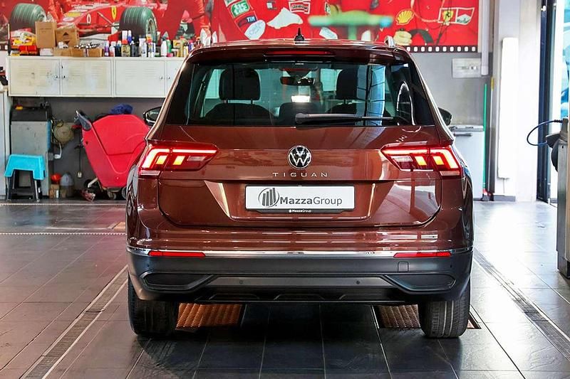 Usata VW Tiguan Life 150 CV (110 kW) 2023 Marrone SUV