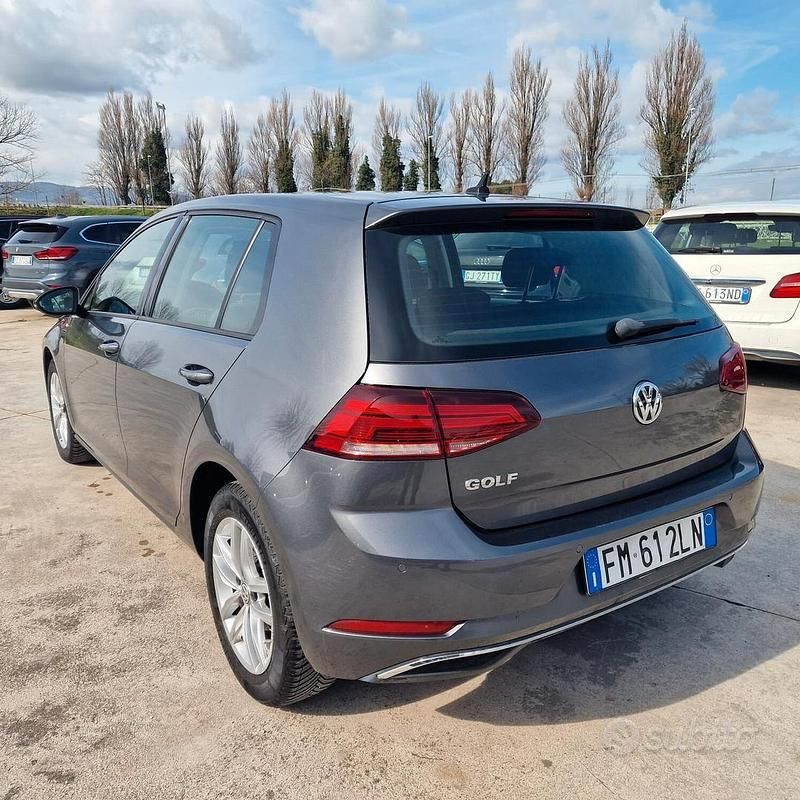 Usata VW Golf VII Highline 116 CV (85 kW) 2018 Grigio Berlina