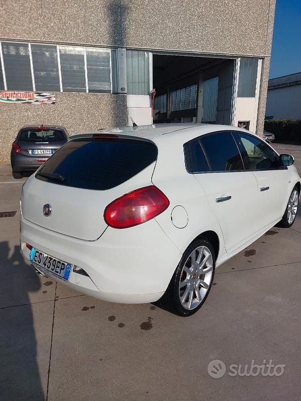 Bianco Usata 2013 Fiat 1600 Tre volumi | 3500 € - Immagine 1/4