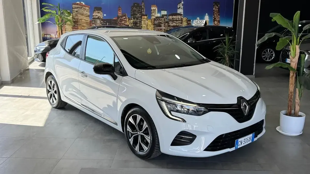 Usata Renault Clio V Evolution 100 CV (73 kW) 2023 Bianco Berlina